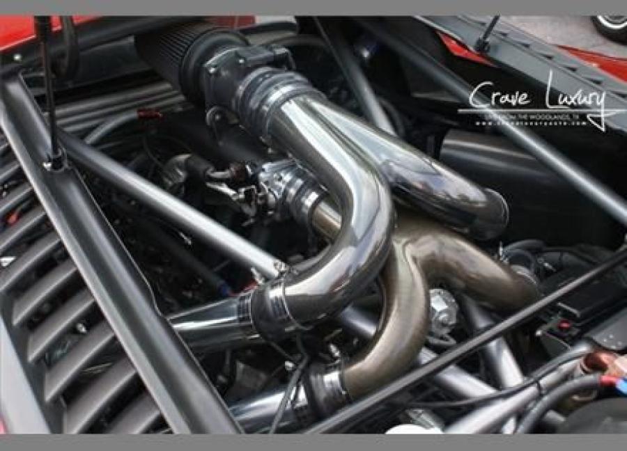 Моторный отсек Saleen S7 Twin Turbo 2005 года  (фото 111 из 152)
